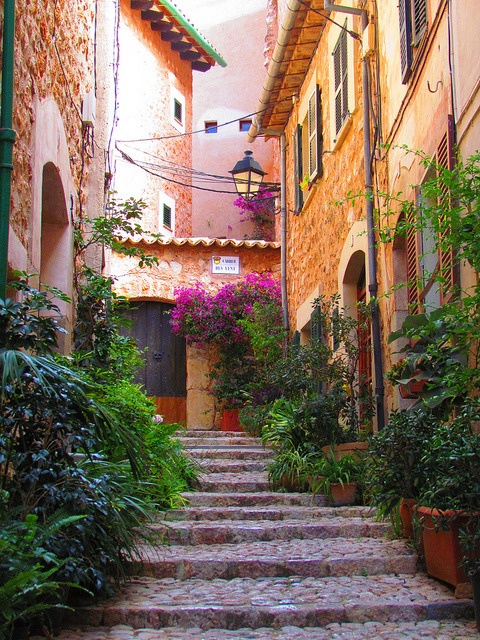 Alleyways of Fornalutx village, Mallorca Island, Spain