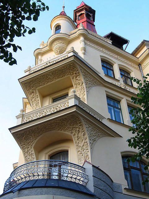 Art Nouveau building in Riga, Latvia .// ]]]]>]]>” id=”IMAGE-m69wvcBtgp1r6b8aao1_500″ /></noscript><img class=
