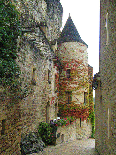 Beautiful medieval village of La Roque-Gageac in Aquitaine, France
