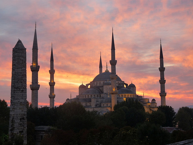 Blue Mosque at sunrise, Istanbul, Turkey