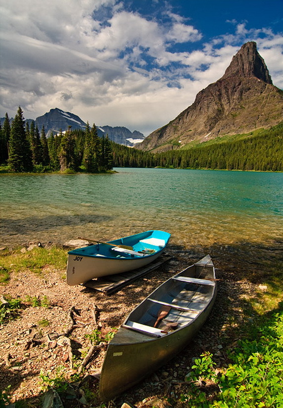 The Call of the Wild, Swiftcurrent Lake in Glacier National Park, USA